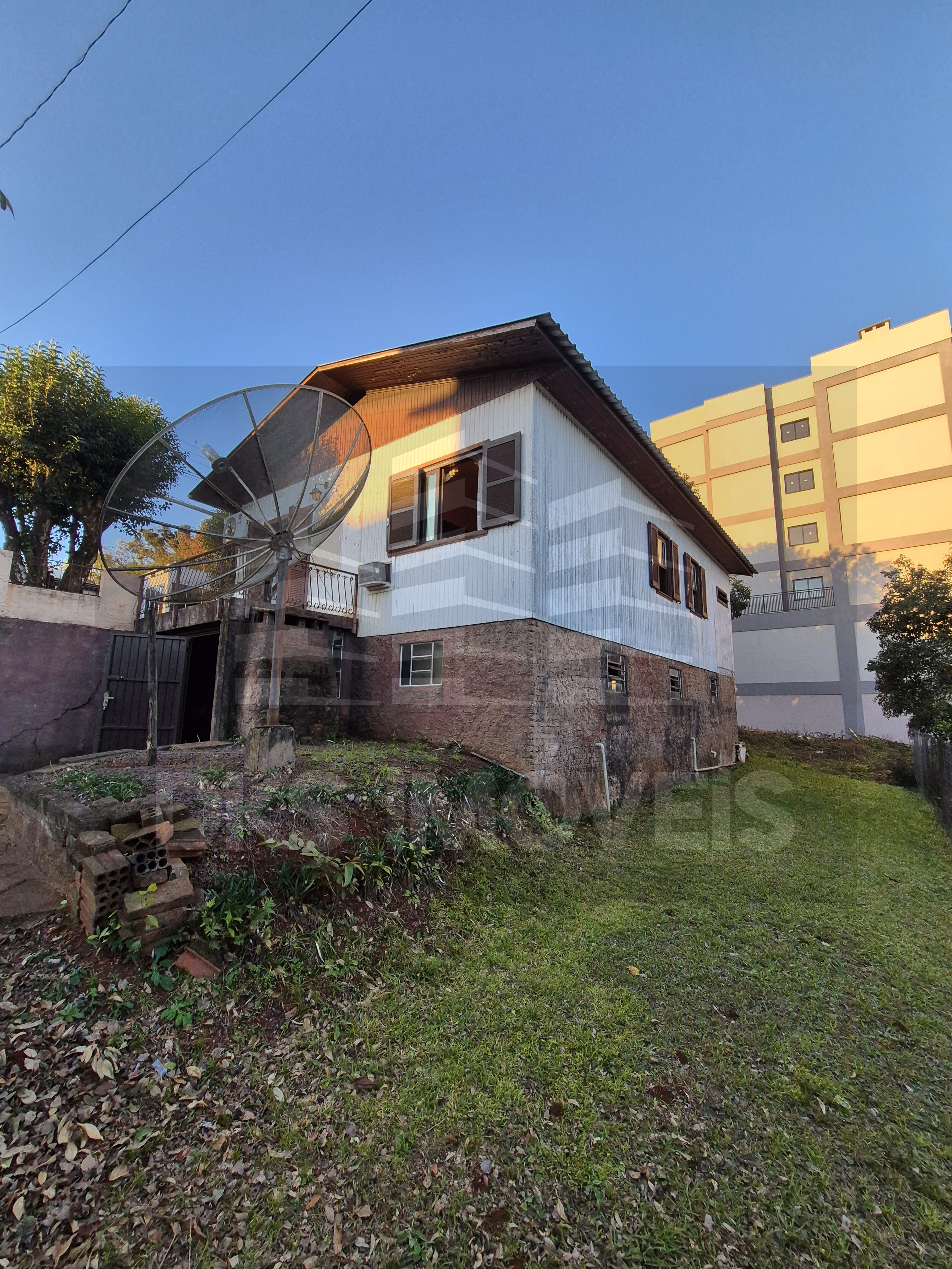 Casa no centro de Selbach. — à venda em Selbach — Foto 2
