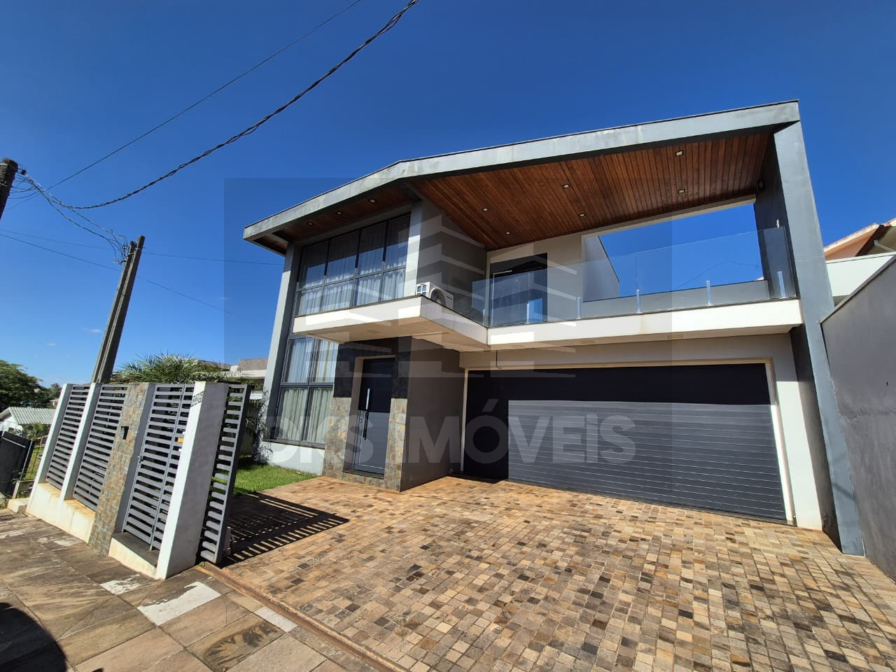 Casa de Alto Padrão à Venda – 220m² com Piscina Aquecida — à venda em Ibirubá — Foto 4