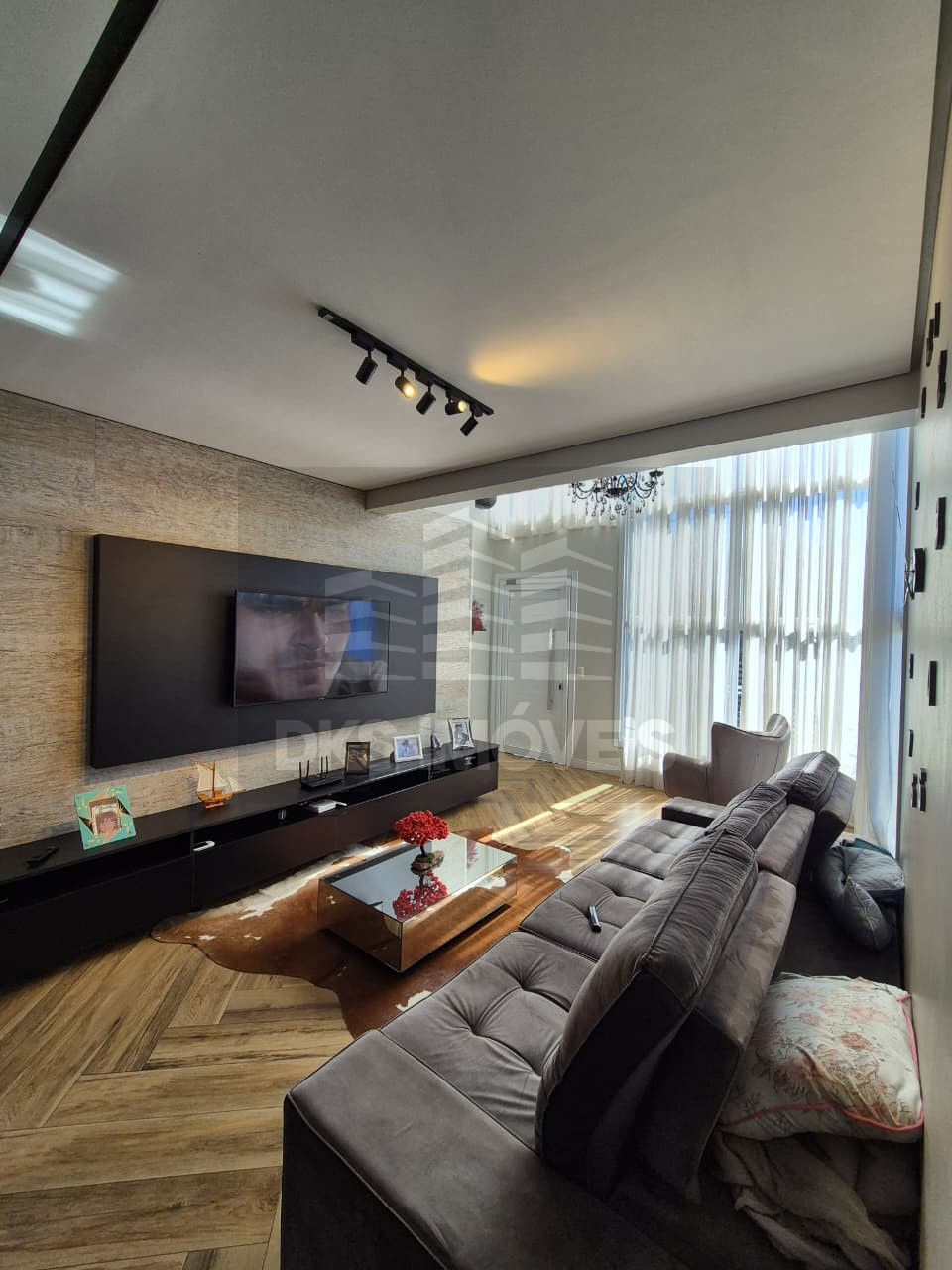 Casa de Alto Padrão à Venda – 220m² com Piscina Aquecida — à venda em Ibirubá — Foto 8