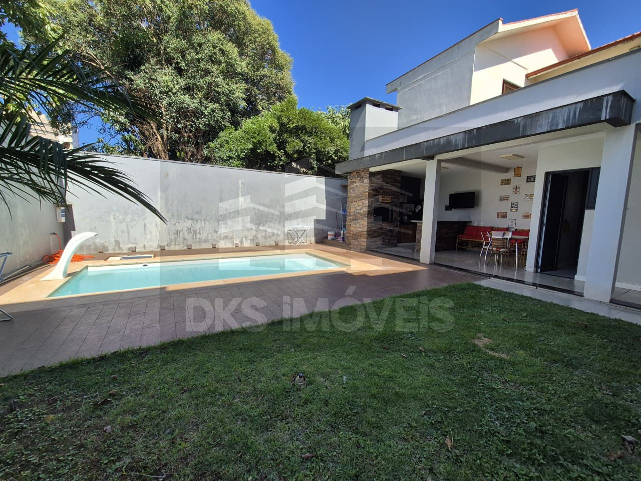 Casa de Alto Padrão à Venda – 220m² com Piscina Aquecida — à venda em Ibirubá — Foto 12